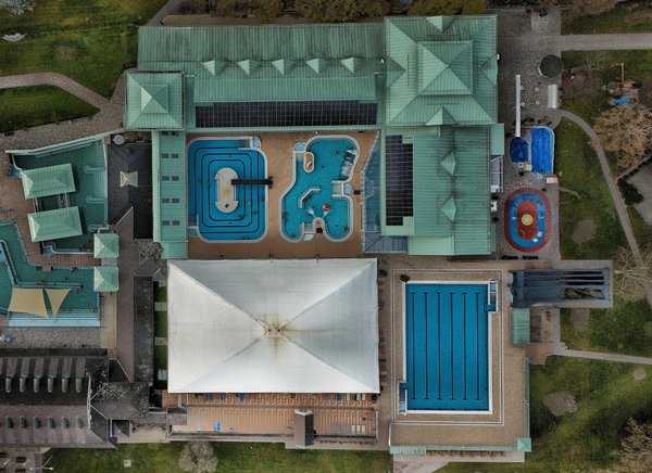 Éclairer et sublimer la chambre à coucher avec une lampe de chevet adaptée